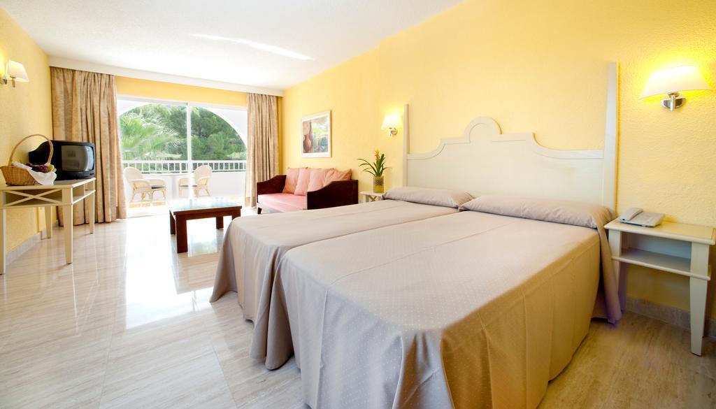 Grupotel Ibiza Beach Resort - Adults Only Portinatx Phòng bức ảnh